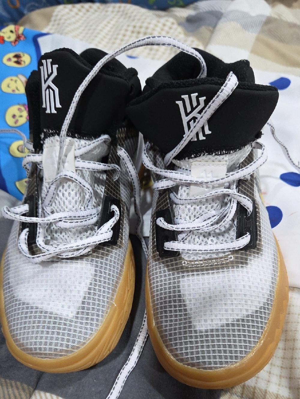 Nike Kids Sneakers in White, Black & Gum